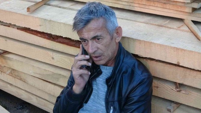 Aracın Kontrolünü Kaybeden Epilepsi Hastası Elektrik Direğine Çarparak Durabildi