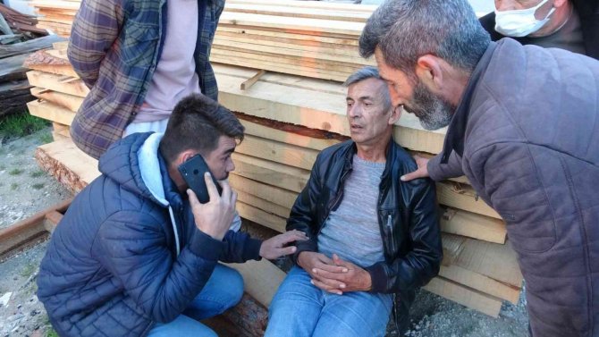 Aracın Kontrolünü Kaybeden Epilepsi Hastası Elektrik Direğine Çarparak Durabildi