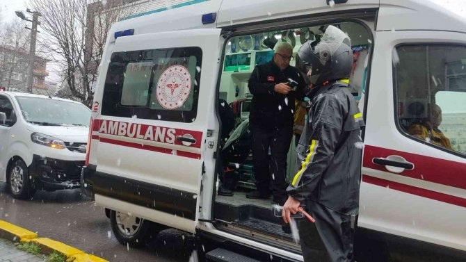 Otomobil İle Motosiklet Çarpıştı: 1 Yaralı