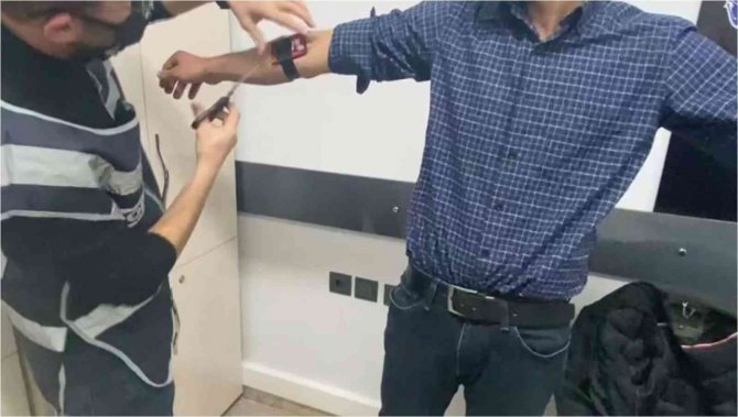Ehliyet Sınavında Görüntülü Ve Sesli Düzenekle Yakalandı