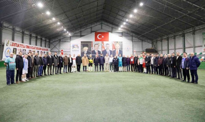 Protokol Üyeleri Şöhretler Maçında Forma Giydi