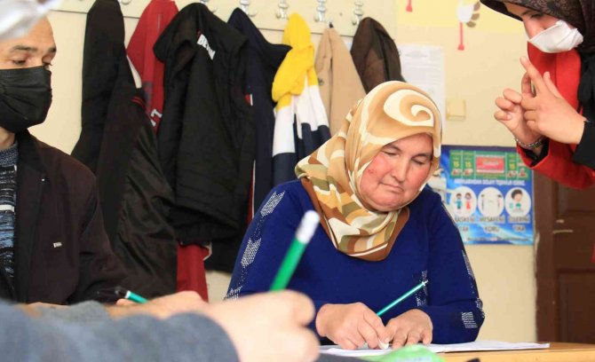 Bu Eğitimle İşitme Engellilerin Hayatları Kolaylaşıyor