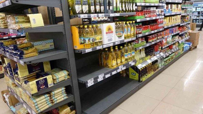 Zincir Marketin Raflarında Bulunmayan Yağlar Depodan Çıktı