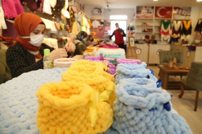 Kadınların El Emeği Göz Nuru Ürünleri Bu Çarşıda Ekonomik Kazanca Dönüşüyor