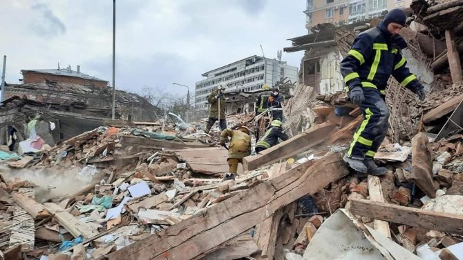 Rusya Harkov’da Yerleşim Yerlerini Vurdu: 2’si Çocuk 4 Ölü