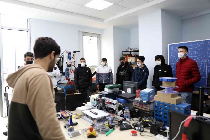 Subü, Lise Öğrencilerini Ağırladı