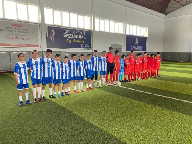 Minikler Kardan Kaçtı