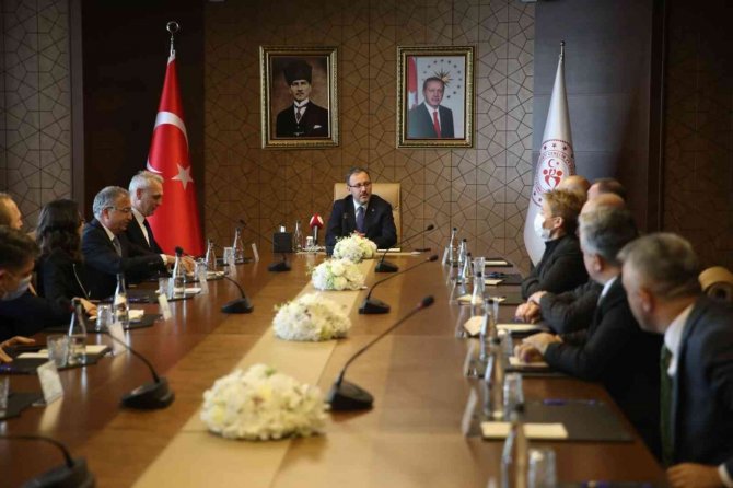 Thf Yönetim Kurulu’ndan, Gençlik Ve Spor Bakanı Kasapoğlu’na Ziyaret
