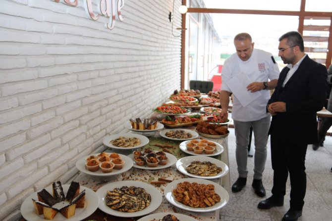 Edremit’te Bölgenin İlk ‘Glütensiz Kafesi’ Görücüye Çıktı