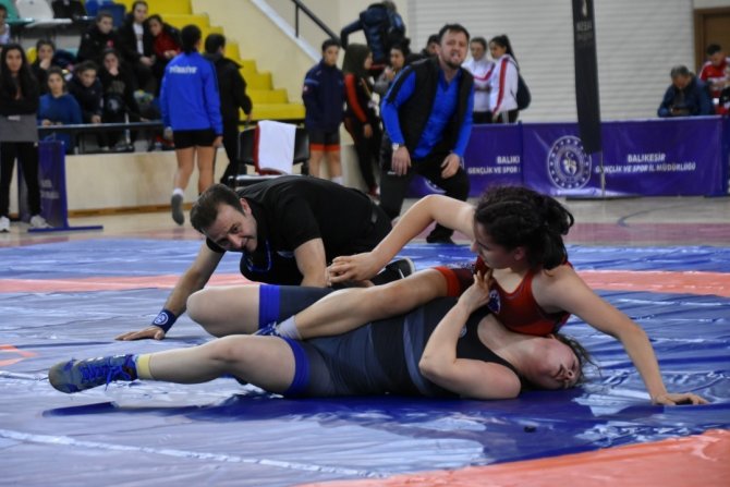Yasemin Adar Kadınlar Güreş Türkiye Şampiyonası Başladı