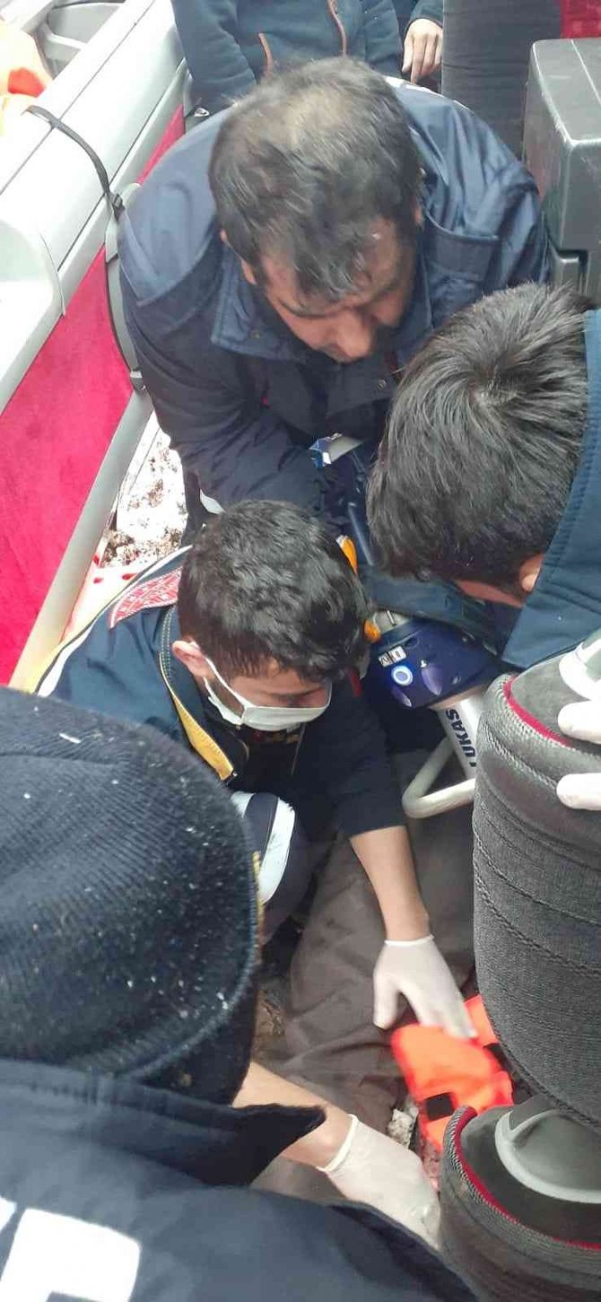 Ağrı’da Yolcu Otobüsü Devrildi: 12 Yaralı