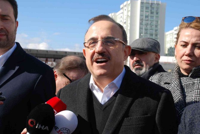 Ak Parti İ̇zmir’den Opera Binası Çıkışı
