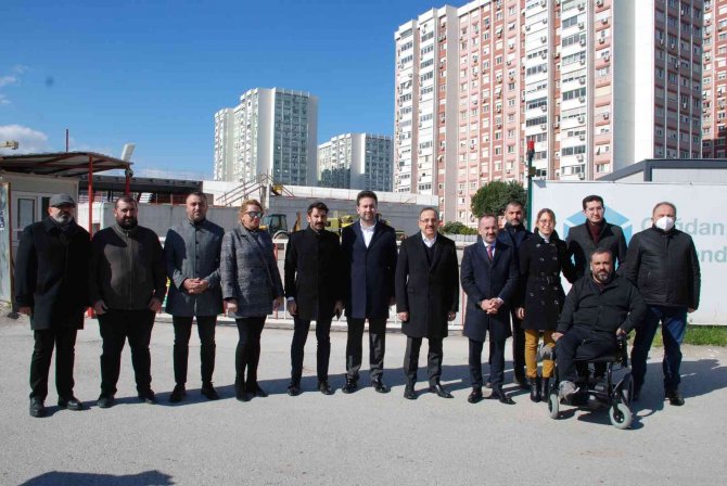 Ak Parti İ̇zmir’den Opera Binası Çıkışı