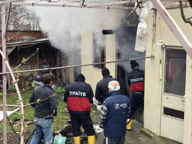 Amasya’da Depoda Çıkan Yangın Maddi Zarara Yol Açtı