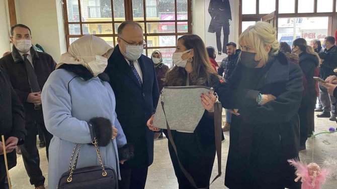 Kağıt Rölyef Ve Keçe Sergisi Açıldı
