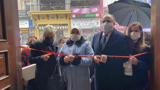 Kağıt Rölyef Ve Keçe Sergisi Açıldı