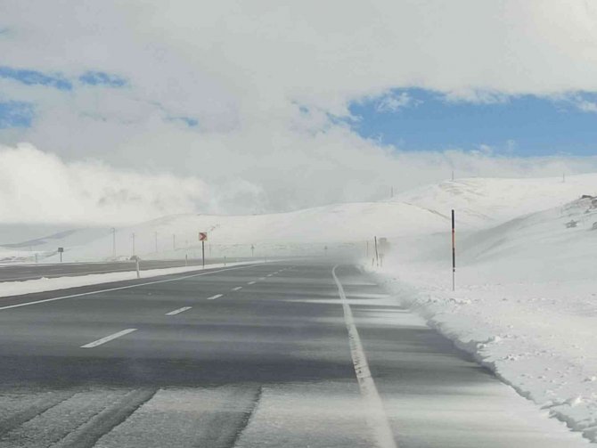 Ardahan’da Taşımalı Eğitime Kar Engeli