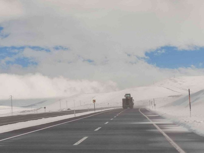 Ardahan’da Taşımalı Eğitime Kar Engeli