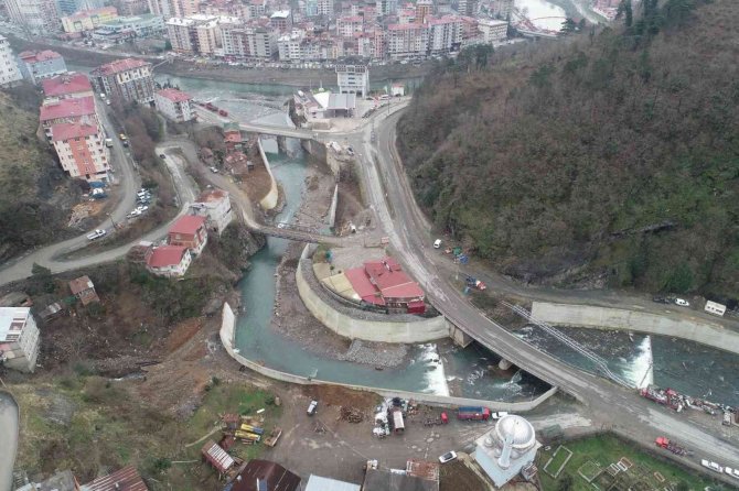 Artvin’de Dsi̇ Taşkın Koruma Çalışmalarına Devam Ediyor