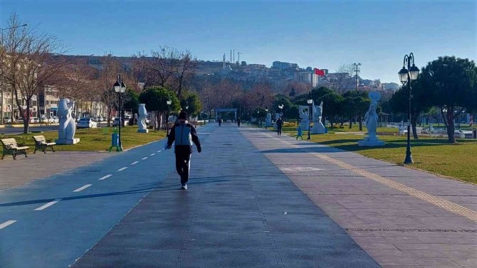 İ̇stanbul’da Kar Tekirdağ’da Güneş