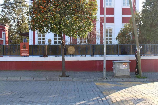 Aydın’da Askerlik Şubesi Önünde Şüpheli Çanta Paniği
