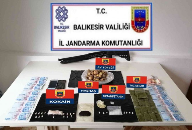 Balıkesir’de Jandarmadan 22 Şahsa Operasyon