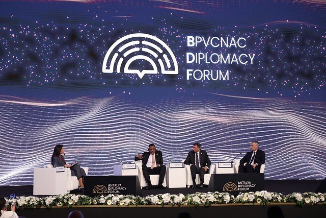 Stoltenberg: "Ukrayna’nın Güç Ve Cesaretini Hayranlıkla İzliyoruz"