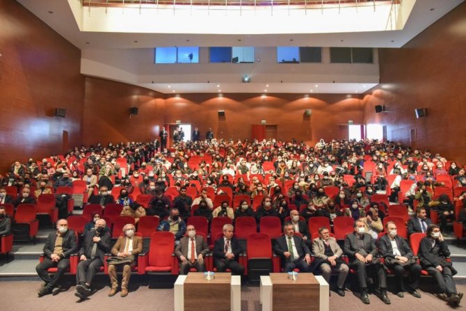 Bilecik’te ‘Mehmet Akif’i Ve İ̇stiklal Marşını Anlama’ Konferansı Düzenlendi