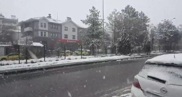 Solhan’da Kar Yağışı Nedeniyle 3 Köy Yolu Ulaşıma Kapandı