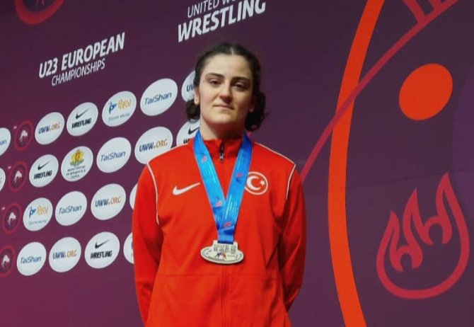 U23 Avrupa Şampiyonası’nda Kadın Güreşçilerden 3 Madalya
