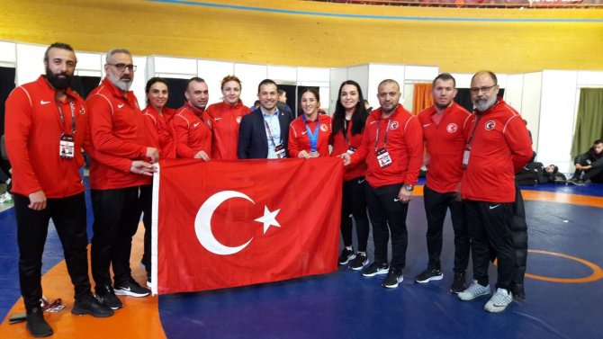 U23 Avrupa Şampiyonası’nda Kadın Güreşçilerden 3 Madalya