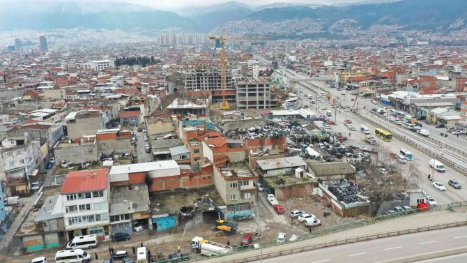 Beşyol’a Değer Katacak Yıkımlar Sürüyor