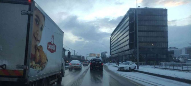 Bursa Beyaz Gelinliğini Giydi