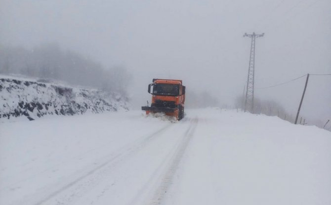Bursa’da İ̇stanbul İstikametine Kamyon Ve Tırların Geçişine İzin Verilmiyor