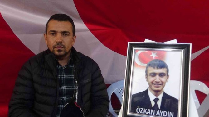Hdp Önünde Evlat Nöbeti Tutan Ailelerin Direnişi 921. Gününde Sürüyor