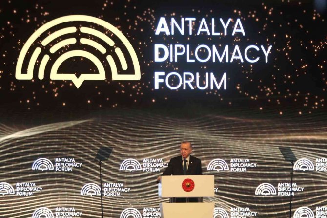 Cumhurbaşkanı Erdoğan: "Ukrayna Yalnız Bırakıldı"