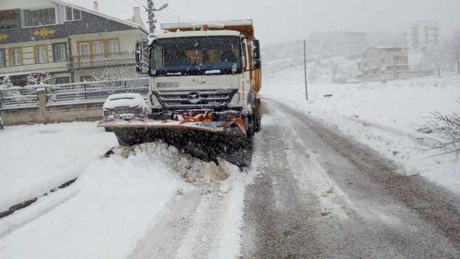 Derince’de Yol Açma Çalışmaları Sürüyor