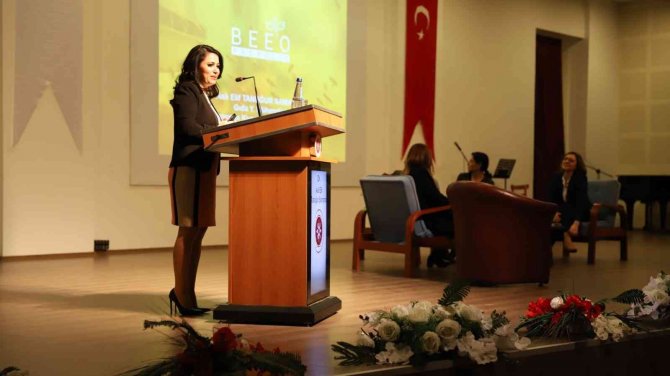 Kadın Girişimci Samancı: “Türkiye’nin En Büyük Propolis, Arı Sütü, Polen Ve Ham Bal Üreticisiyiz”