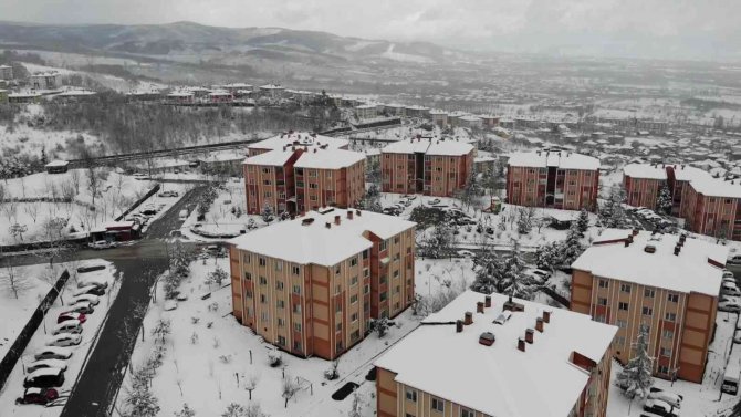 Düzce’de Kar Etkili Olmaya Devam Ediyor