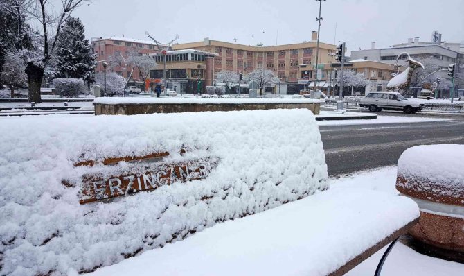 Erzincan’da Yoğun Kar Yağışı