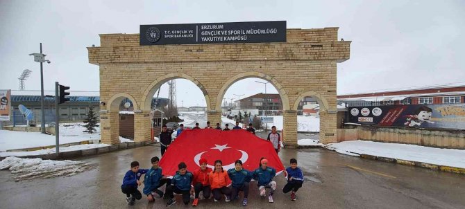 Atletler Kurtuluşa Koştu