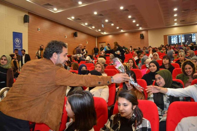 Yurtlarda Kalan Gençler İçin Moral Gecesi