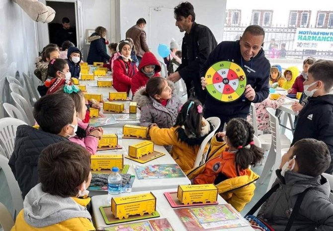 Gezici Motivasyon Ve Eğitim Tırı” Harmancık’ta Öğrencilerle Buluştu