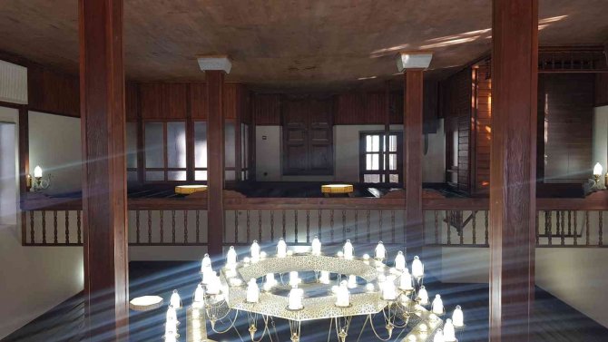 Restorasyon Çalışmalarının Ardından Tarihi Cami Yeniden İbadete Açılıyor