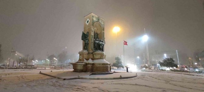 Megakent’te Kar Gece Saatlerinde Etkisini Gösterdi