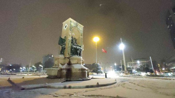 Megakent’te Kar Gece Saatlerinde Etkisini Gösterdi