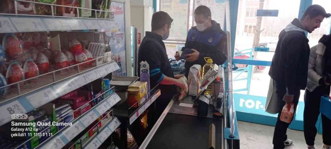 Zabıta Ekiplerinden Stok Ve Etiket Denetimi
