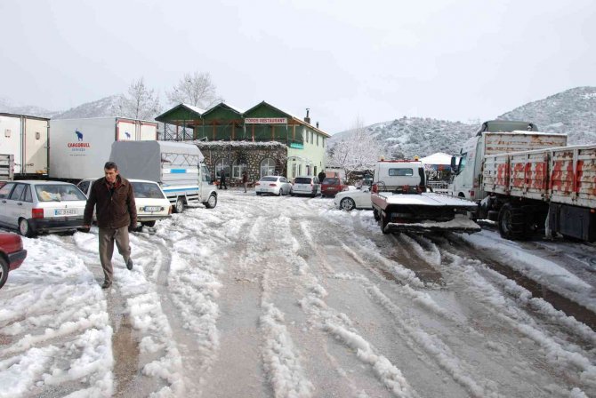 Antalya-konya Karayolu Tüm Araç Trafiğine Açıldı