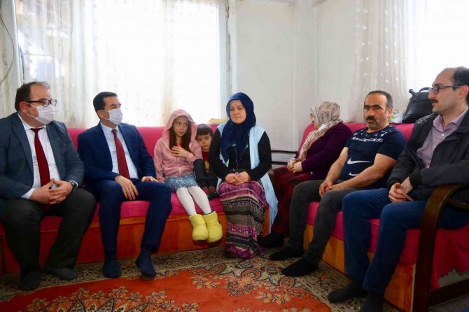 Kaymakam Işık’tan Çölyak Hastası Naile’ye Ziyaret