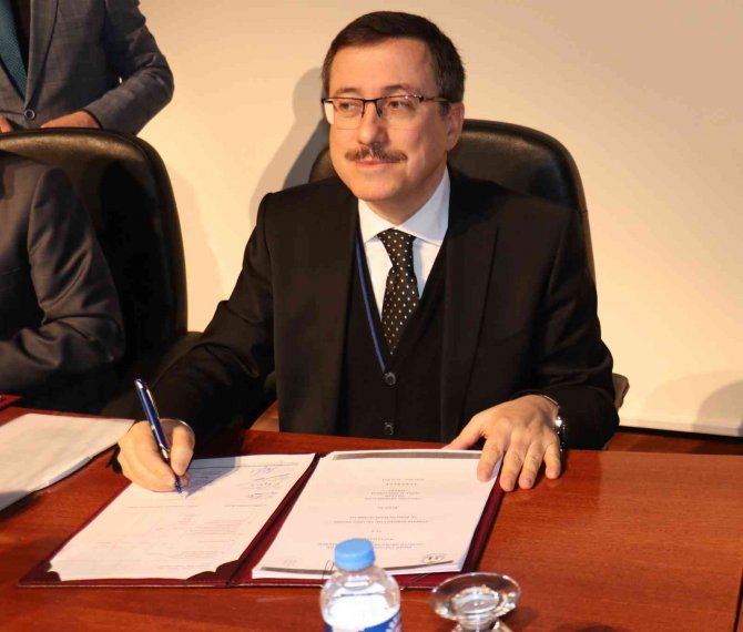 İ̇nönü Üniversitesi’nde Toplu İş Sözleşmesi İmzalandı